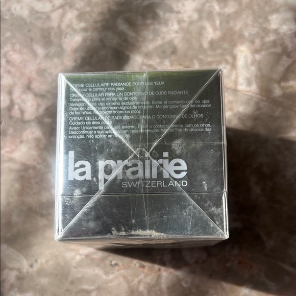La Prairie Cellular Radiance Eye Cream in Silver Box - Picture 3 of 5